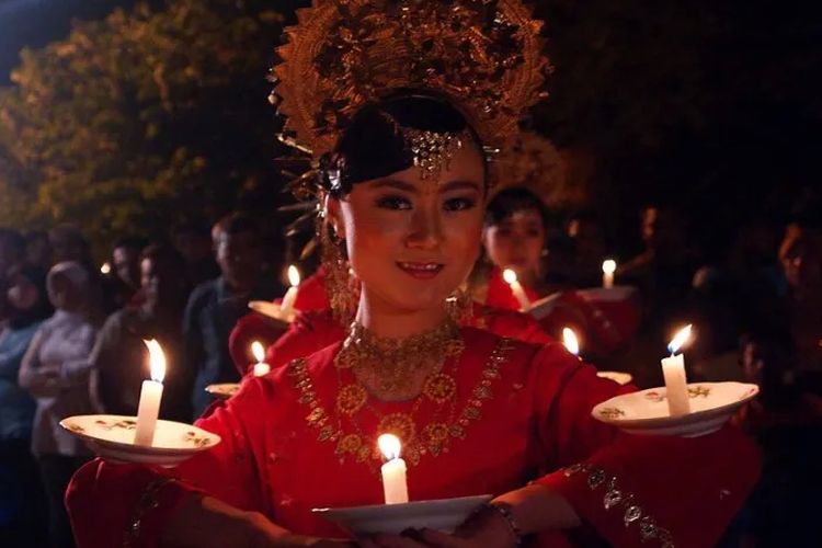 Perawatan Wajah dari Cahaya Lilin yang Berkedip Dua Kali: Pengalaman Sensori yang Meremajakan dan Menenangkan